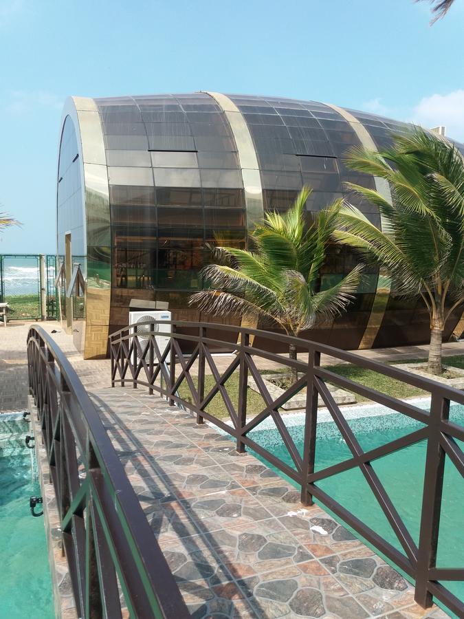 Ocean Queen Hotel Wadduwa Eksteriør bilde